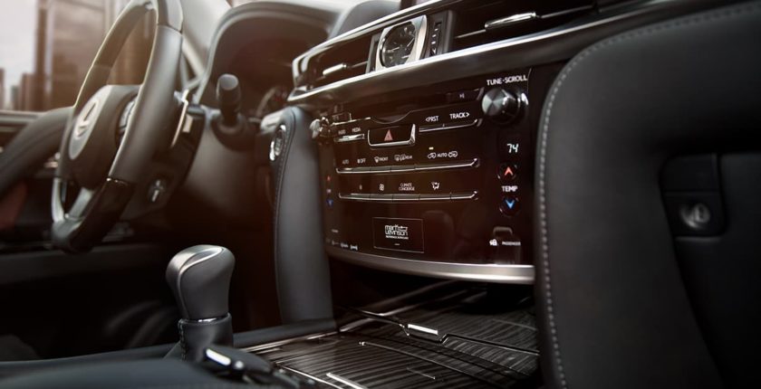 Lexus-LX-570-black-panel-console-illuminated-gallery-overlay-1204x677-LEX-LXG-MY19-0012_M75
